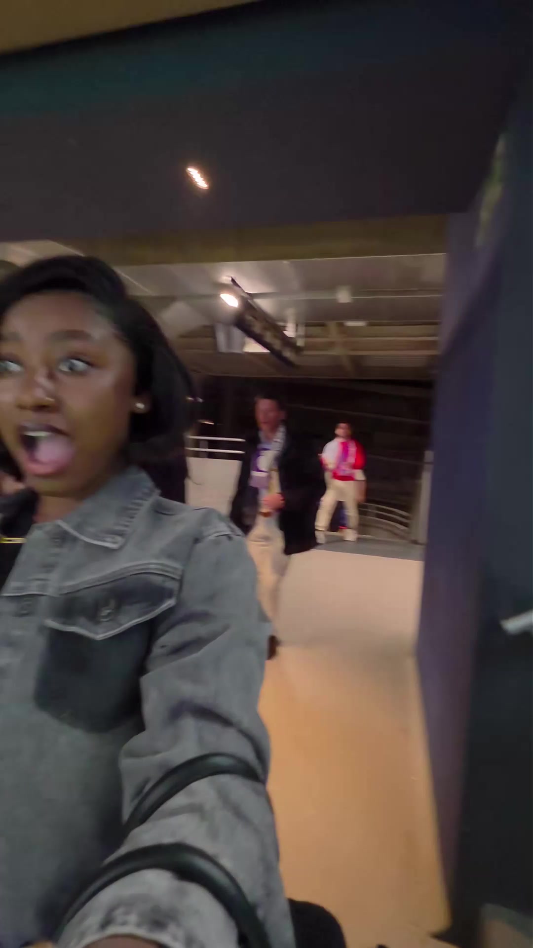 太快了拜仁下半场开场20秒闪击皇马球迷都来不及回到座位