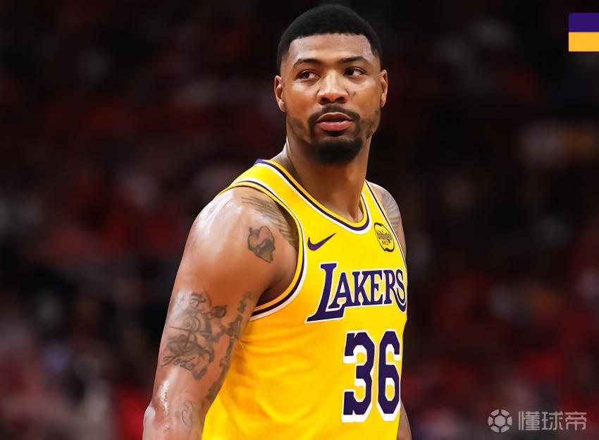 季后赛连场得分20+抢断5+，斯马特成为湖人队史第一人