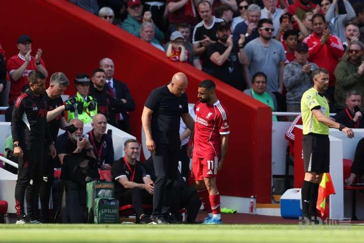 范戴克：萨拉赫下场那一刻一定百感交集 希望他还能为红军出战