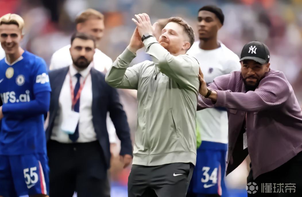 切尔西本赛季三个教练三战利兹联，只有临时主帅麦克法兰赢了